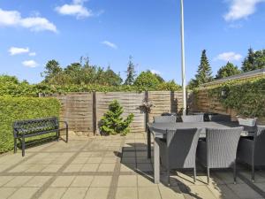 Holiday Home Emmik - 150m from the sea by Interhome