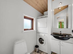 Holiday Home Reiner - 300m to the fjord by Interhome