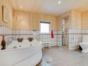 Holiday Home Tord - 350m from the sea by Interhome