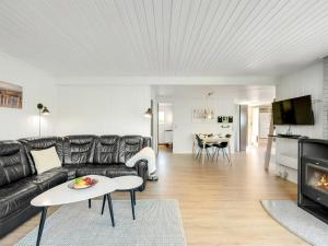 Holiday Home Lill - 50m from the sea by Interhome