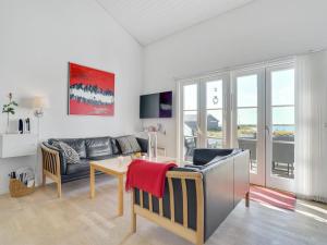Apartment Idunn - 100m to the fjord by Interhome