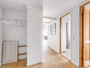 Holiday Home Heera - 100m to the fjord by Interhome