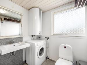 Holiday Home Heera - 100m to the fjord by Interhome
