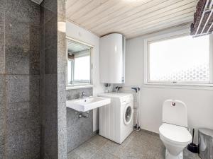 Holiday Home Heera - 100m to the fjord by Interhome