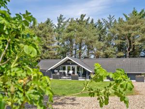 Holiday Home Hjalmara - 900m from the sea by Interhome