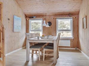 Holiday Home Bente - 800m from the sea by Interhome