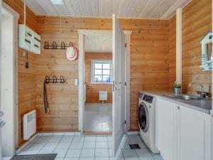 Holiday Home Bjarnger - 200m from the sea by Interhome