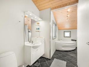 Holiday Home Kai - 500m to the fjord by Interhome