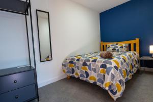 Cosy Dragons, Sherlock Holmes