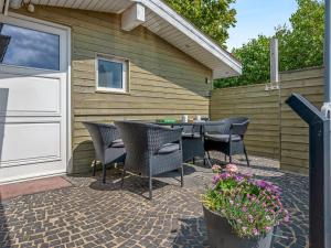 Holiday Home Eilke - 50m from the sea by Interhome