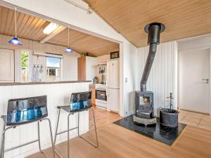 Holiday Home Eilke - 50m from the sea by Interhome
