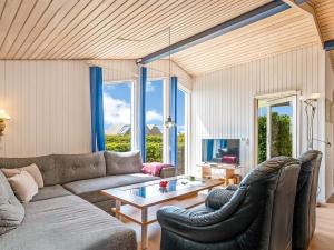 Holiday Home Eilke - 50m from the sea by Interhome