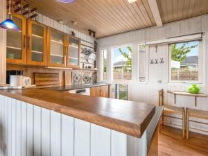 Holiday Home Eilke - 50m from the sea by Interhome