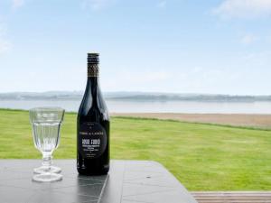 Holiday Home Henrieke - 250m to the inlet by Interhome