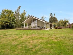 Holiday Home Henninge - 300m from the sea by Interhome