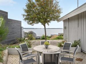 Holiday Home Eilen - 250m from the sea by Interhome