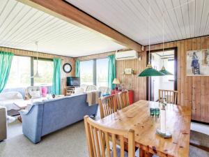 Holiday Home Carita - 500m from the sea by Interhome