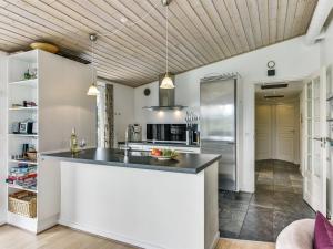Holiday Home Sylvelin - 400m to the fjord by Interhome