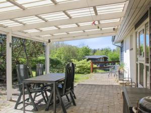 Holiday Home Jukka - 700m from the sea by Interhome