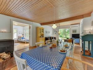 Holiday Home Sebastian - 100m to the fjord by Interhome