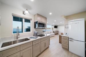 New Modern Studio - Stunning Ocean view