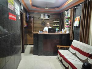 HoTEL ABHIRAM PALACE