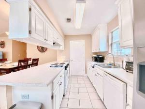 Bright & Spacious Getaway in Lovely NE Tallahassee