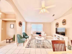 Bright & Spacious Getaway in Lovely NE Tallahassee
