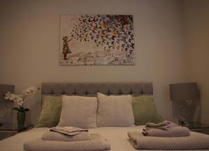 Full Apartment with secure parking great views