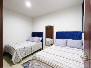 Isla Esmeralda Azul 1 Min Playa y Zona Dorada