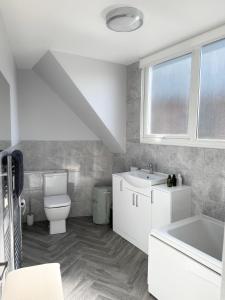 Luxury Three Bedroom Duplex Apartment Torquay Marina