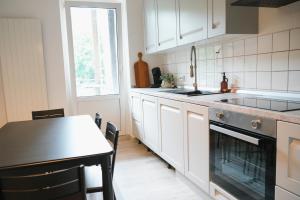 Lichtdurchflutete Altbauwohnung direkt an der Oder