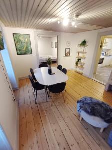 Comfortable apartment for 7 Free parking