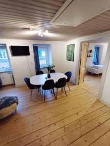 Comfortable apartment for 7 - Free parking - Perfect for families and groups