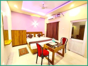 Hotel Blue Sagar Near Metta Buddharam Temple