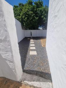 Peaceful, Cheerful, Family Friendly 3Bedroom house