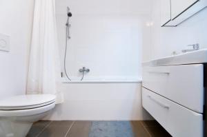 Spacious LIving at Park - LONG TERM RENT available