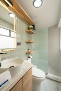 Montclair 2BR by Geko