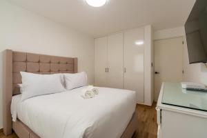 Montclair 2BR by Geko