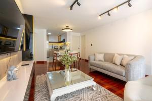 Montclair 2BR by Geko