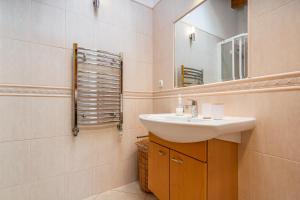 Peaceful and lovely retreat with a pool #1982