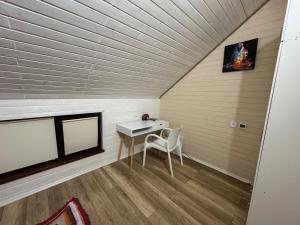 Міні-готель У Гопала, Холодний Яр