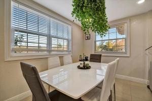 Half Mile from ZooTampa - Fun