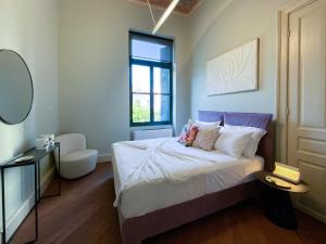 84 Luxury Suites in Center of Athens