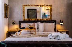 Athens Bright Studio with Acropolis View