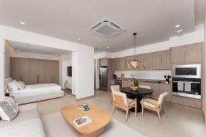 Cielo de Coco at Naumi, Ocean Views & Beach Club