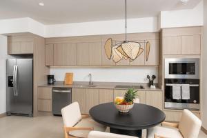 Cielo de Coco at Naumi, Ocean Views & Beach Club