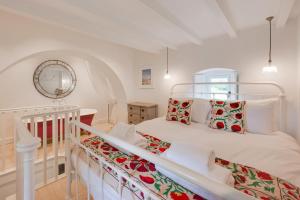 The Triumphal Arch East