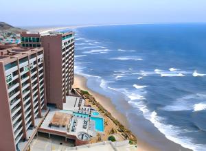Luxury Beach Condo with Pool