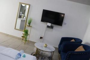 Optimum Stay Self Catering Accommodation - Twin Room 2 Single Beds